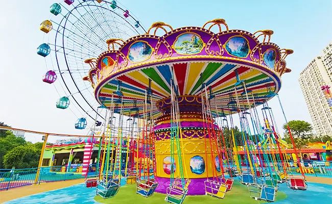 Аттракцион цепочка на городских площадях