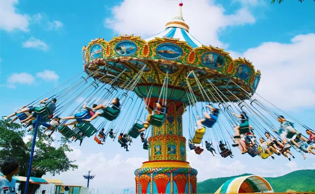 Цепочная карусель в тематических парках