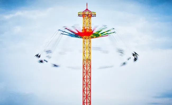 Впечатляющая высота аттракциона Седьмое небо создаёт мощный визуальный эффект